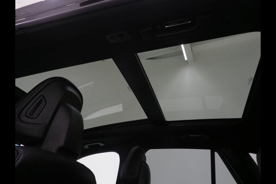 Mercedes-Benz GLC 300e 4MATIC Luxury Line | Panoramadak | Massage | Burmester | Trekhaak | 360 | Leder | Adaptive Cruise