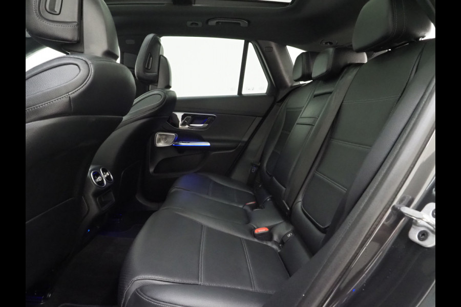 Mercedes-Benz GLC 300e 4MATIC Luxury Line | Panoramadak | Massage | Burmester | Trekhaak | 360 | Leder | Adaptive Cruise