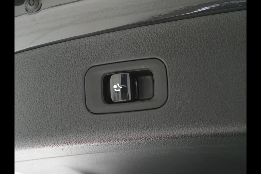 Mercedes-Benz GLC 300e 4MATIC Luxury Line | Panoramadak | Massage | Burmester | Trekhaak | 360 | Leder | Adaptive Cruise