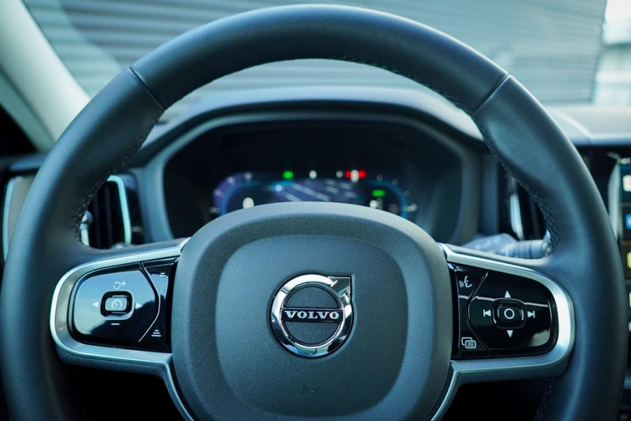 Volvo XC60 2.0 T6 Plug-in hybrid AWD Plus Dark / Pano / Harman Kardon / 20'' / Incl BTW