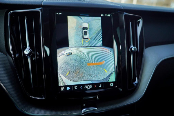 Volvo XC60 2.0 T6 Plug-in hybrid AWD Plus Dark / Pano / Harman Kardon / 20'' / Incl BTW