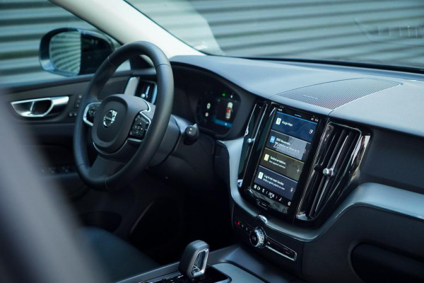 Volvo XC60 2.0 T6 Plug-in hybrid AWD Plus Dark / Pano / Harman Kardon / 20'' / Incl BTW