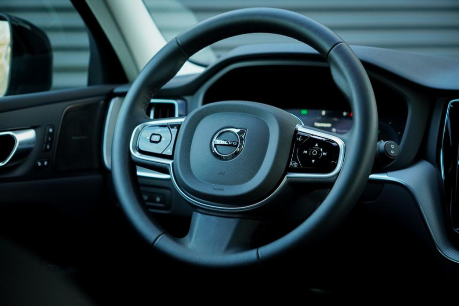 Volvo XC60 2.0 T6 Plug-in hybrid AWD Plus Dark / Pano / Harman Kardon / 20'' / Incl BTW