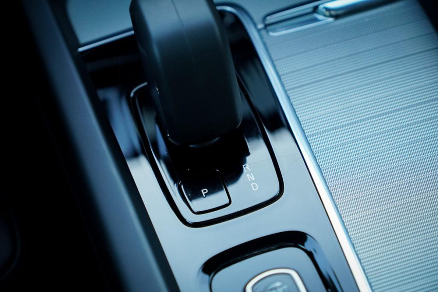 Volvo XC60 2.0 T6 Plug-in hybrid AWD Plus Dark / Pano / Harman Kardon / 20'' / Incl BTW