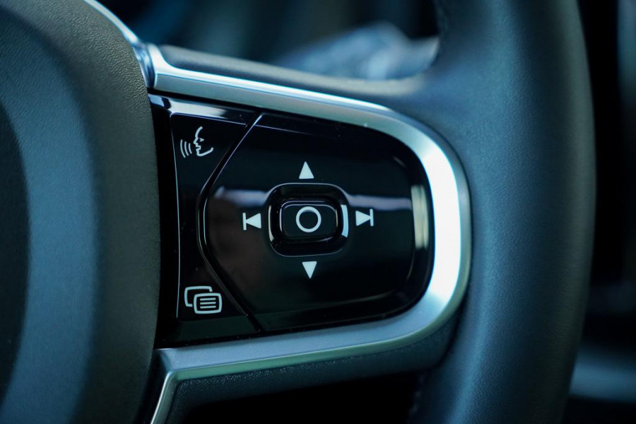 Volvo XC60 2.0 T6 Plug-in hybrid AWD Plus Dark / Pano / Harman Kardon / 20'' / Incl BTW