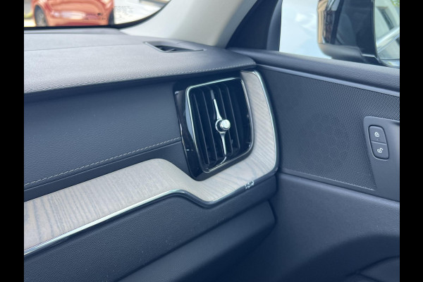 Volvo XC60 2.0 T8 Plug-in hybrid AWD Inscription Zuid | 455pk | Parking Pack | Stoelverwarming | 2.250kg Trekgewicht