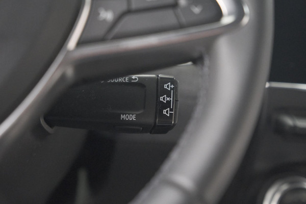 Renault Clio TCe 90 GPF techno | 360 Camera | Adaptieve Cruise Control | Navigatie | 9.3 Inch Groot Scherm