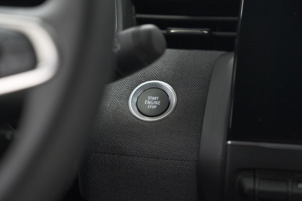 Renault Clio TCe 90 GPF techno | 360 Camera | Adaptieve Cruise Control | Navigatie | 9.3 Inch Groot Scherm