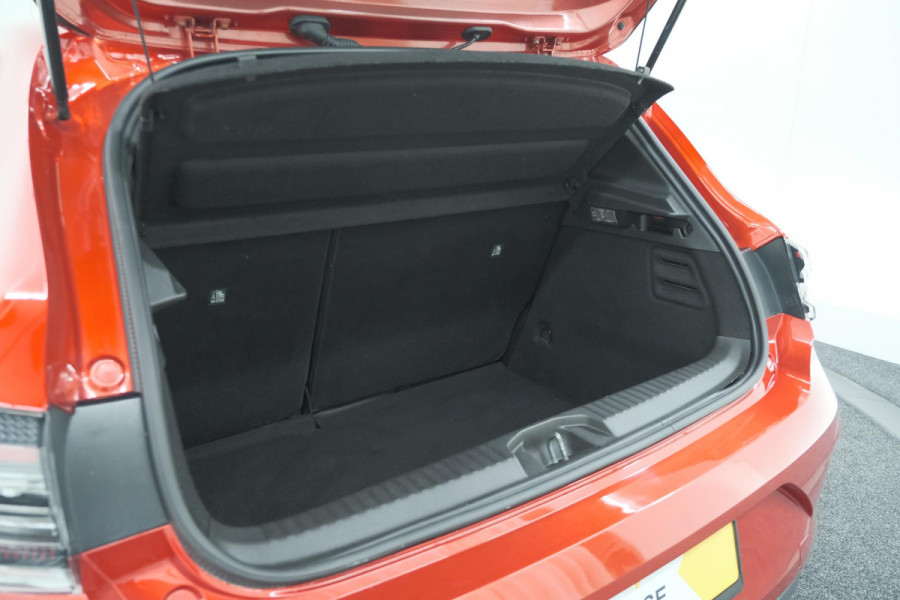 Renault Clio TCe 90 GPF techno | 360 Camera | Adaptieve Cruise Control | Navigatie | 9.3 Inch Groot Scherm