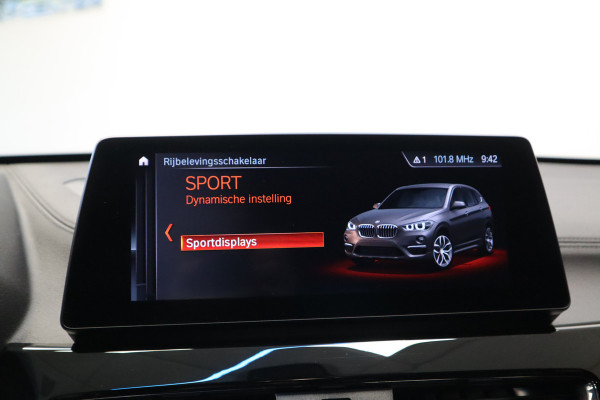 BMW X1 sDrive20i High Executive Cruise/Climate panoramadak PDC Trekhaak NAP Head-Up 24 maanden garantie mogelijk (*vraag naar de voorwaarden)