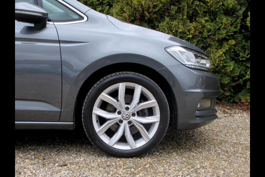 Volkswagen Touran 1.5 TSI Highline Automaat*Navi*Pano.dak*Trekhaak*