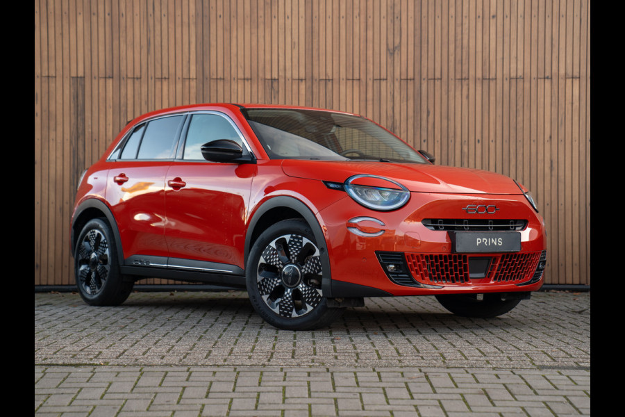 Fiat 600 1.2 Hybrid La Prima 145pk | Full option | CarPlay | Arancio Sun of Italy