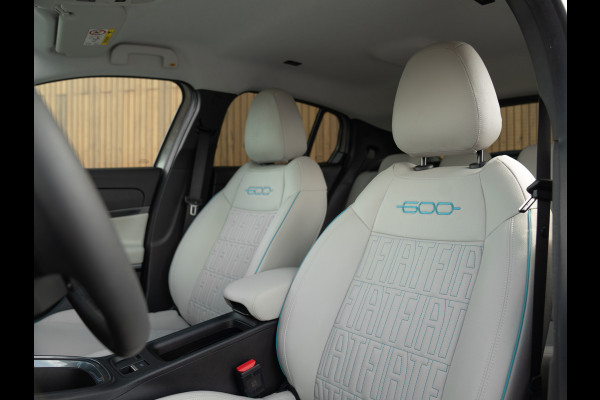 Fiat 600 1.2 Hybrid La Prima 145pk | Full option | CarPlay | Arancio Sun of Italy