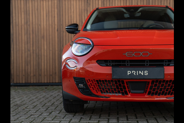 Fiat 600 1.2 Hybrid La Prima 145pk | Full option | CarPlay | Arancio Sun of Italy