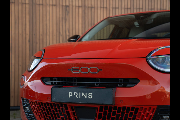 Fiat 600 1.2 Hybrid La Prima 145pk | Full option | CarPlay | Arancio Sun of Italy