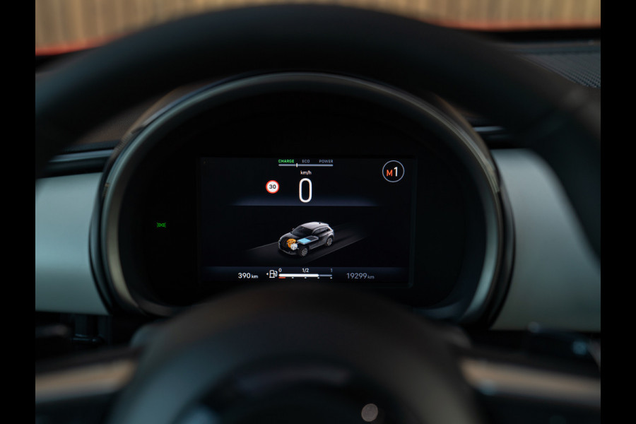 Fiat 600 1.2 Hybrid La Prima 145pk | Full option | CarPlay | Arancio Sun of Italy