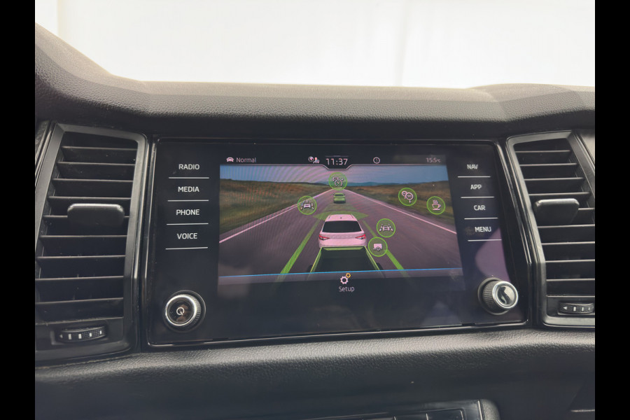 Škoda Kodiaq 1.5TSI Sportline (INCL-BTW) Aut. *PANO | 20" ALU | TOW BAR | LEATHER-MICROFIBRE | FULL-LED | MEMORY-PACK | SPORTSEATS | SHIFT-PADDLES | ADAPTIVE-CRUISE | DIGI-COCKPIT | NAVI-FULLMAP | CANTON-AUDIO | DAB | AMB