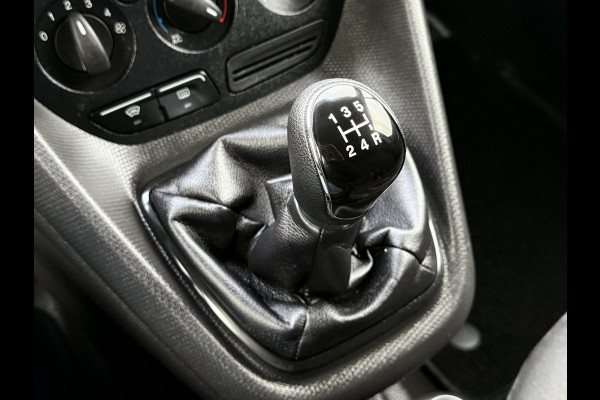 Ford Transit Connect 1.5 TDCI 101 PK / L2H1 / 1e EIG. / TREKHAAK / AIRCO / CRUISE / INRICHTING / 3-ZITS