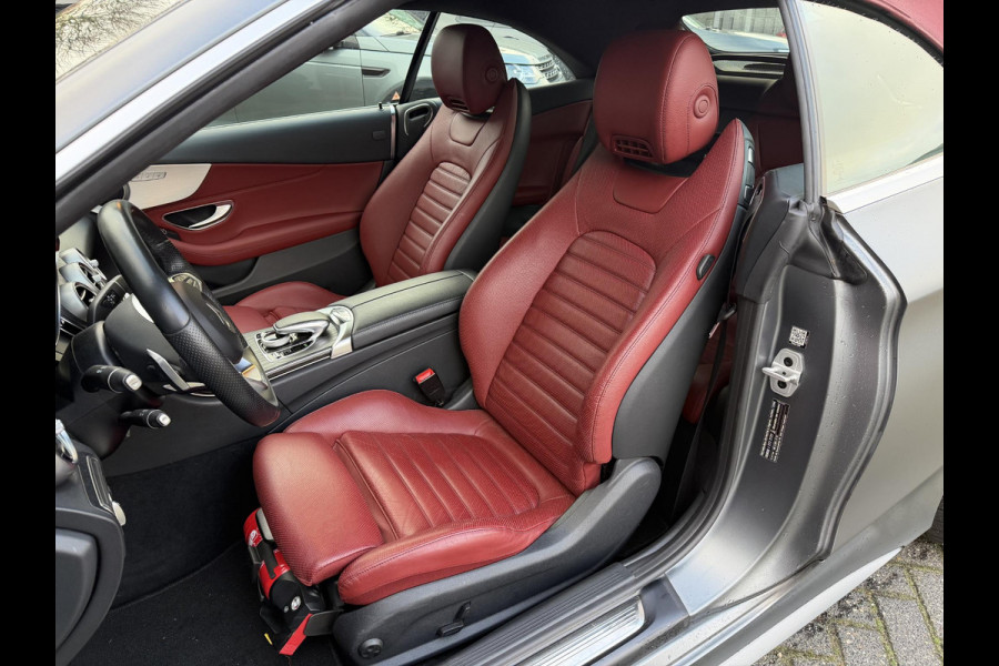 Mercedes-Benz C-Klasse 200 4matic AMG | Navigatie | Camera | Stoelkoeling & Verwarming | 19 Inch Lichtmetalen Velgen |