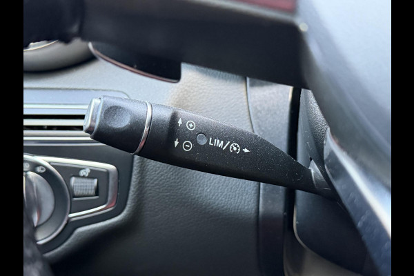 Mercedes-Benz C-Klasse 200 4matic AMG | Navigatie | Camera | Stoelkoeling & Verwarming | 19 Inch Lichtmetalen Velgen |