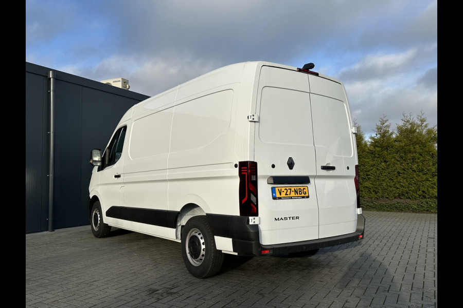 Renault Master T35 2.0 dCi 130 PK / L2H2 / NIEUW !! BPM VRIJ / CAMERA / CRUISE / AIRCO / APPLE CARPLAY / ANDROID AUTO