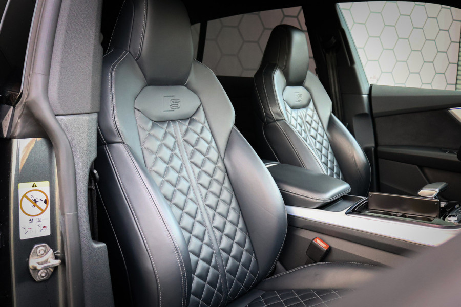 Audi Q8 55 TFSI e quattro | ADAPTIVE CRUISE | SOFTCLOSE | STOELVERWARMING | STUURVERWARMING | ELEKTRISCHE STOELEN | 360 CAMERA | SPORTST
