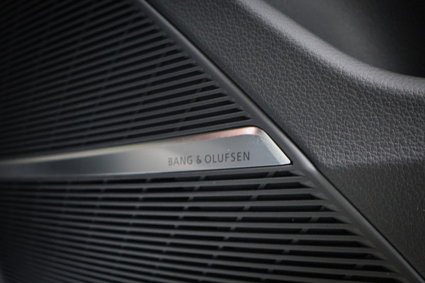 Audi Q8 55 TFSI e quattro | ADAPTIVE CRUISE | SOFTCLOSE | STOELVERWARMING | STUURVERWARMING | ELEKTRISCHE STOELEN | 360 CAMERA | SPORTST