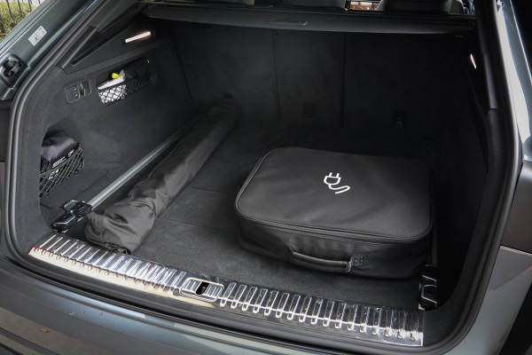 Audi Q8 55 TFSI e quattro | ADAPTIVE CRUISE | SOFTCLOSE | STOELVERWARMING | STUURVERWARMING | ELEKTRISCHE STOELEN | 360 CAMERA | SPORTST