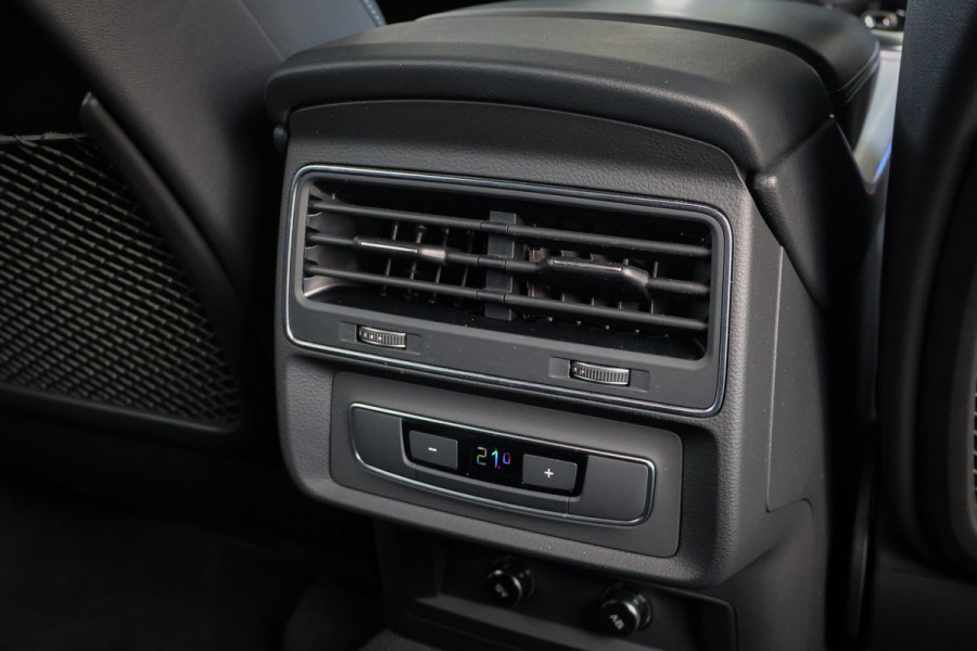 Audi Q8 55 TFSI e quattro | ADAPTIVE CRUISE | SOFTCLOSE | STOELVERWARMING | STUURVERWARMING | ELEKTRISCHE STOELEN | 360 CAMERA | SPORTST