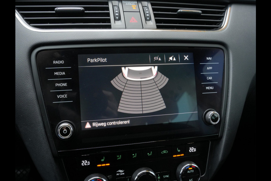 Škoda Octavia Combi 1.0 TSI Greentech Business Edition | Stoelverwarming | Climate Control | Navigatie