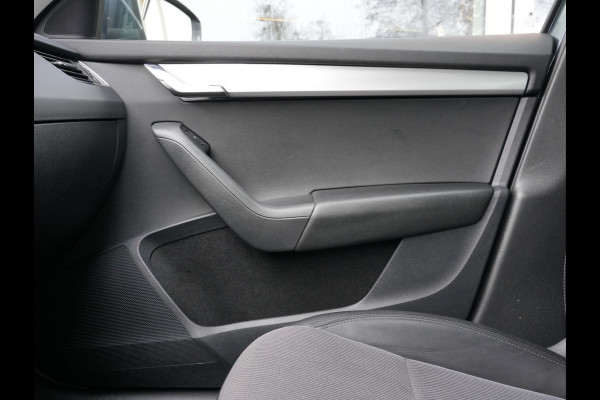 Škoda Octavia Combi 1.0 TSI Greentech Business Edition | Stoelverwarming | Climate Control | Navigatie