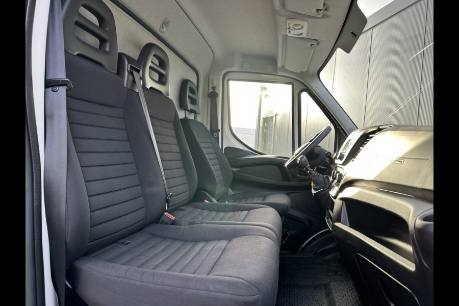 Iveco Daily 35C16H 2.3 D 157 PK / ZEER NETJES !! / HYDRAULISCHE LAADKLEP / BAKWAGEN / 73.281 KM ! / AIRCO / 3-ZITS