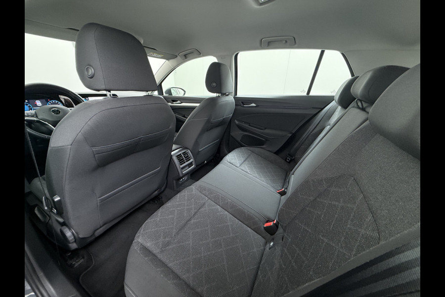 Volkswagen Golf 1.0 eTSI 111PK AUT-7 Nieuw Model Adap.Cruise Virtual Cockpit Apple Carplay Android APP-Connect Navi Ecc Pdc Life Stoel+Stuurverwarming Lmv Mirrorlink DAB Led Isofix Keyless mild hybride Complete Volkswagen Golf mild hybride!