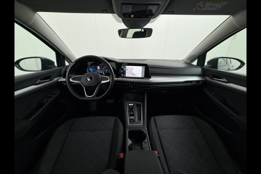 Volkswagen Golf 1.0 eTSI 111PK AUT-7 Nieuw Model Adap.Cruise Virtual Cockpit Apple Carplay Android APP-Connect Navi Ecc Pdc Life Stoel+Stuurverwarming Lmv Mirrorlink DAB Led Isofix Keyless mild hybride Complete Volkswagen Golf mild hybride!