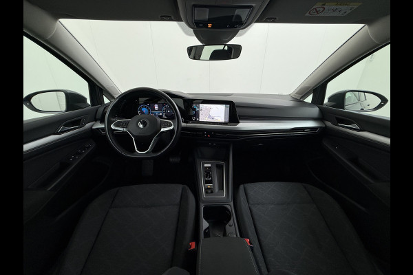 Volkswagen Golf 1.0 eTSI 111PK AUT-7 Nieuw Model Adap.Cruise Virtual Cockpit Apple Carplay Android APP-Connect Navi Ecc Pdc Life Stoel+Stuurverwarming Lmv Mirrorlink DAB Led Isofix Keyless mild hybride Complete Volkswagen Golf mild hybride!