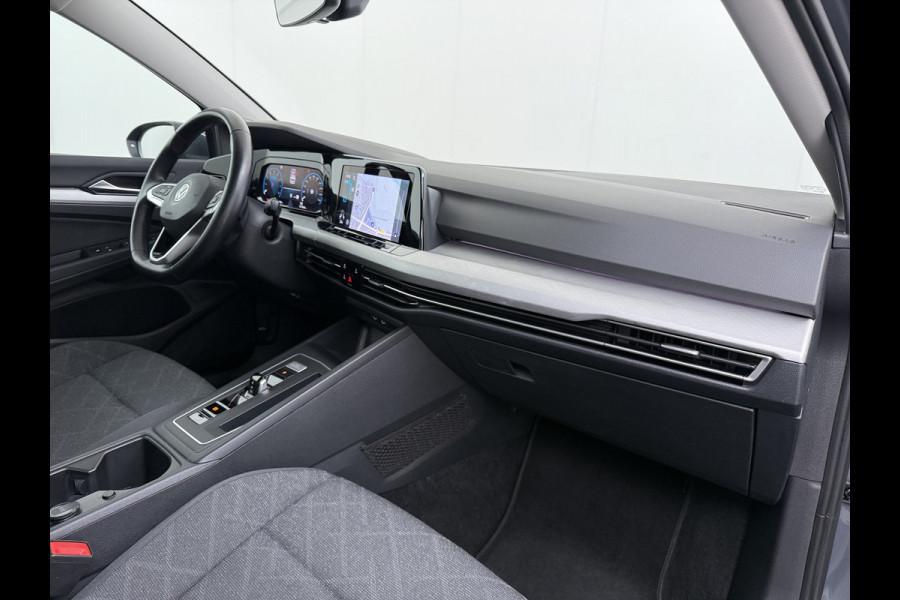Volkswagen Golf 1.0 eTSI 111PK AUT-7 Nieuw Model Adap.Cruise Virtual Cockpit Apple Carplay Android APP-Connect Navi Ecc Pdc Life Stoel+Stuurverwarming Lmv Mirrorlink DAB Led Isofix Keyless mild hybride Complete Volkswagen Golf mild hybride!