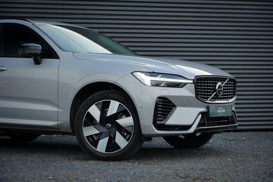 Volvo XC60 2.0 T6 Plug-in hybrid AWD Inscription / Pano / Trekhaak / Stoel&Stuurwielverwarming