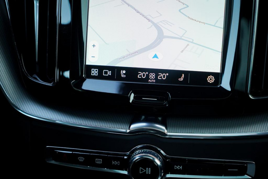 Volvo XC60 2.0 T6 Plug-in hybrid AWD Inscription / Pano / Trekhaak / Stoel&Stuurwielverwarming