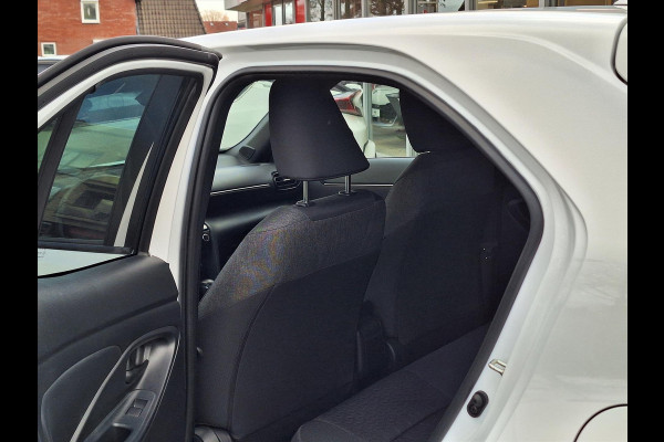 Toyota Yaris Cross 1.5 Hybrid Dynamic plus | Smart Connect, Stoelverwarming, Keyless, 17 inch, Privacy glass, Adaptive cruise control