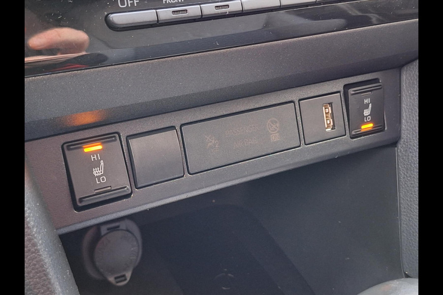 Toyota Yaris Cross 1.5 Hybrid Dynamic plus | Smart Connect, Stoelverwarming, Keyless, 17 inch, Privacy glass, Adaptive cruise control