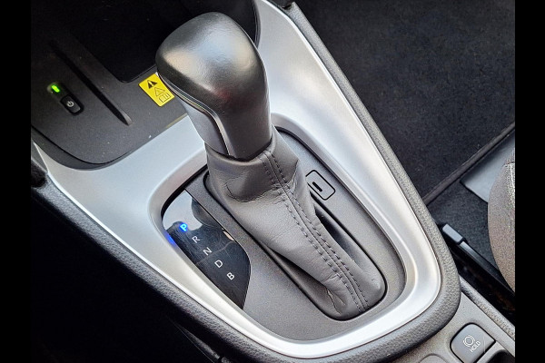 Toyota Yaris Cross 1.5 Hybrid Dynamic plus | Smart Connect, Stoelverwarming, Keyless, 17 inch, Privacy glass, Adaptive cruise control