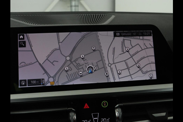 BMW 3-serie 330e M Sport | Leder | Stoelverwarming | Carplay | Sportstoelen | Laserlicht | Live Cockpit | Sfeerverlichting | Navigatie | Parkeerhulp | Climate control | Bluetooth | Cruise control