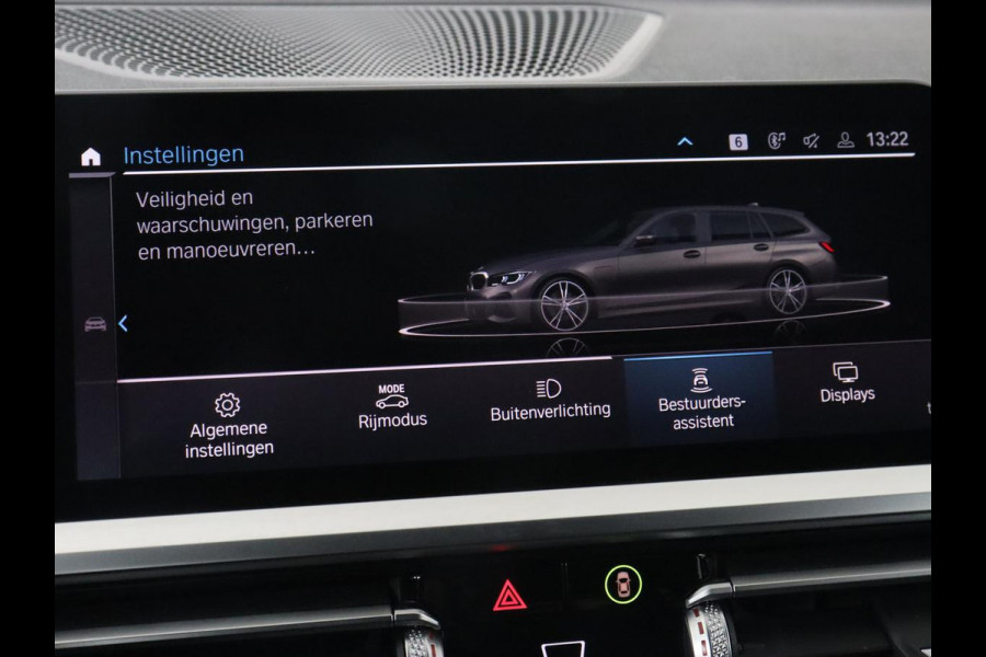 BMW 3-serie 330e M Sport | Leder | Stoelverwarming | Carplay | Sportstoelen | Laserlicht | Live Cockpit | Sfeerverlichting | Navigatie | Parkeerhulp | Climate control | Bluetooth | Cruise control