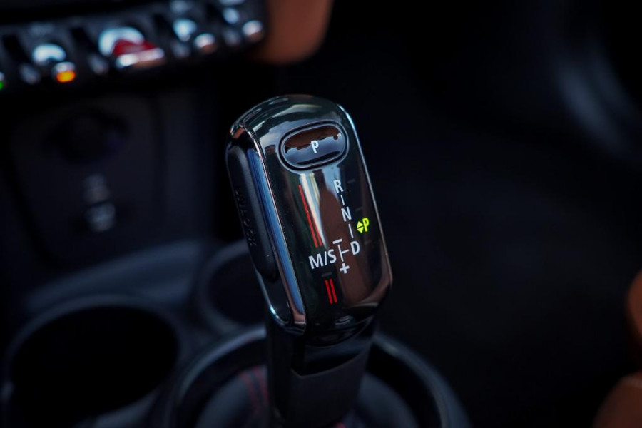 MINI Cabrio 2.0 Cooper S Hammersmith Aut / Leder / NL Auto / JCW / Sporttransmissie