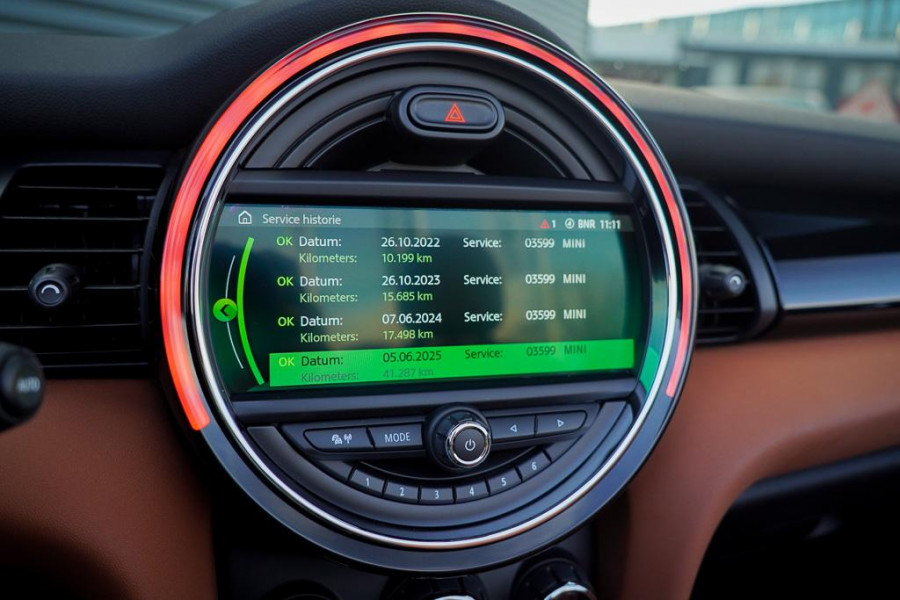 MINI Cabrio 2.0 Cooper S Hammersmith Aut / Leder / NL Auto / JCW / Sporttransmissie