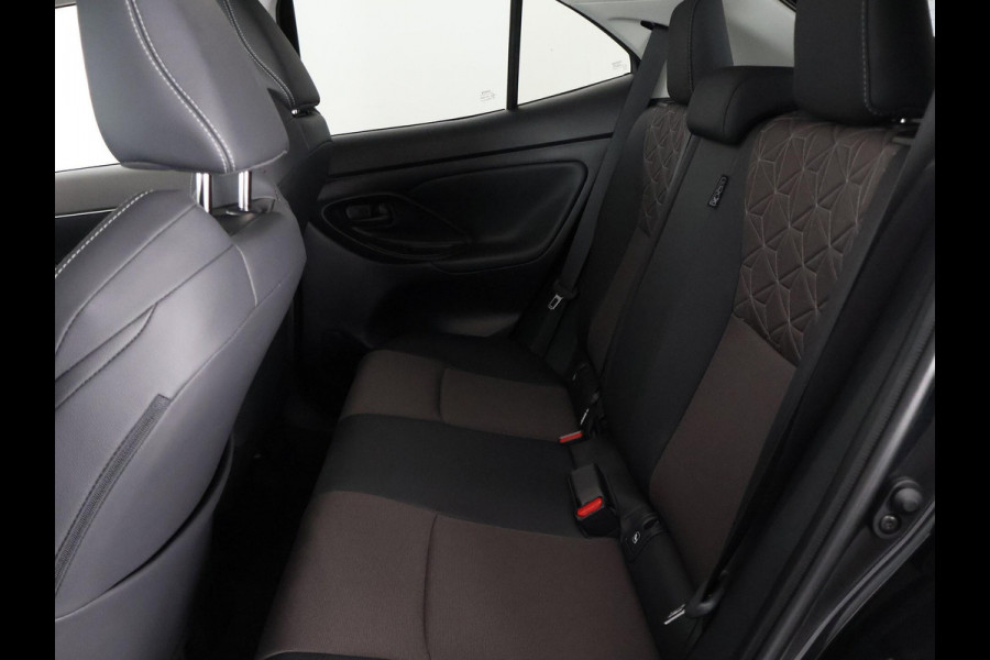 Toyota Yaris Cross 1.5 Hybrid 130 Executive | Stuur- & Stoelverwarming | Dodehoek detectie | Parkeersensoren | Navigatie
