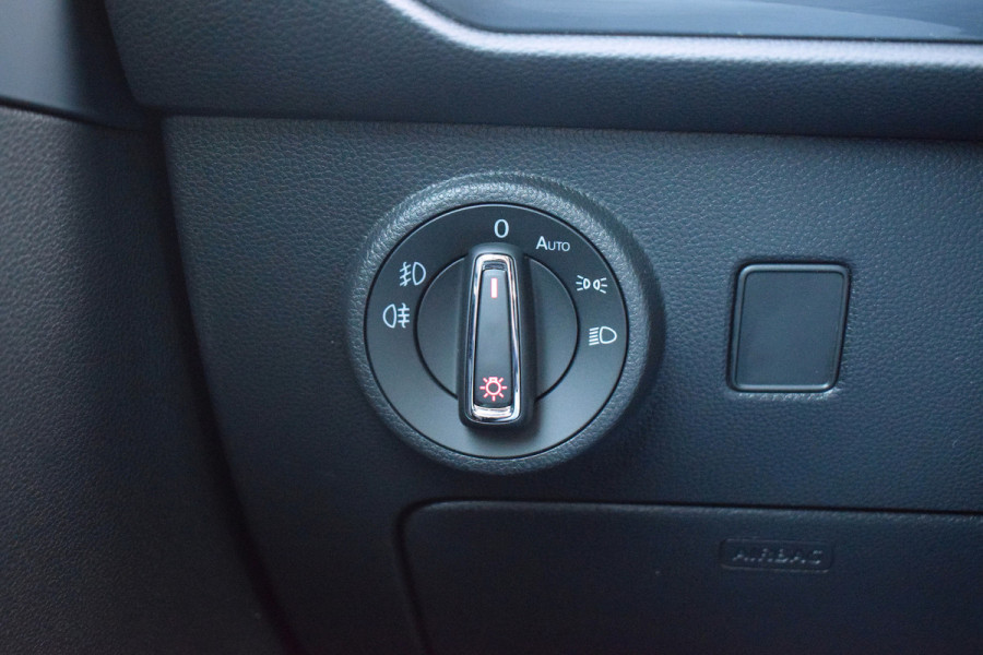 Seat Ateca 1.0 EcoTSI Style Business Intense | Trekhaak | Apple CarPlay | Camera | Climate