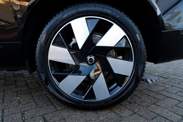 Volvo XC60 2.0 T6 Ultra Dark. AWD / PHEV Long range / Full Option / INCL. f