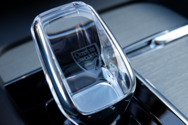 Volvo XC60 2.0 T6 Ultra Dark. AWD / PHEV Long range / Full Option / INCL. f