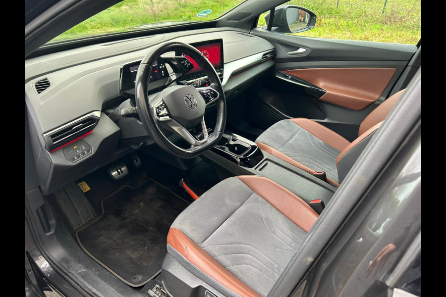 Volkswagen ID.4 First 77kWh Adap.Cruise Camera Trekhaak Pdc Android Auto Apple Carplay Stoelverwarming Navi Ecc Mirrorlink Privacy Glas Lmv Keyless DAB Origineel Nederlandse Auto 1.000KG Trekgewicht